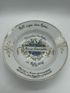 Porcelánový talíř se vzpomínkou vojáka a jeho manželky na službu ve Znojmě v letech 1895-1903, sada 2 ks