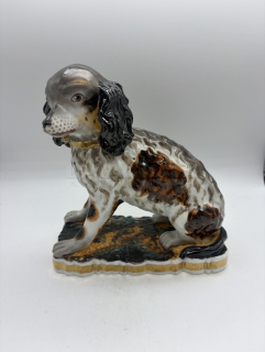Porcelánová soška psa
