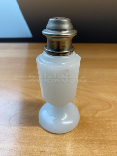 Slánka z opálového skla