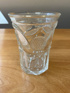 Sklenice z čirého broušeného skla