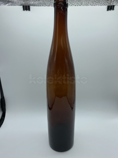 Skleněná láhev od vína
