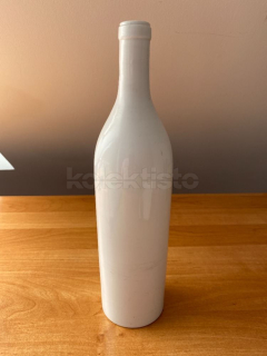 Skleněná láhev od likéru
