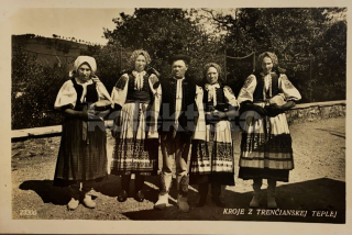 300 Kč TRE Pohlednice Trenčianska Teplá KROJE, SVK129442