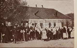 450 Kč TRE Pohlednice Košariská KROJE, SVK129471