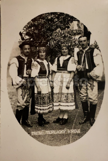 380 Kč TRE Pohlednice Trenčianske Teplice KROJE, SVK129608