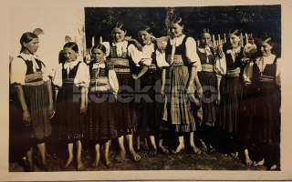 300 Kč TRE Pohlednice Trenčín KROJE, SVK129645
