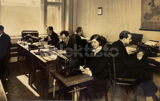 350 Kč ABM Pohlednice Praha, CZE100520