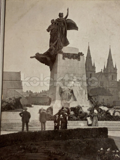 180 Kč ABM Pohlednice Praha 2 POMNÍKY, CZE101394